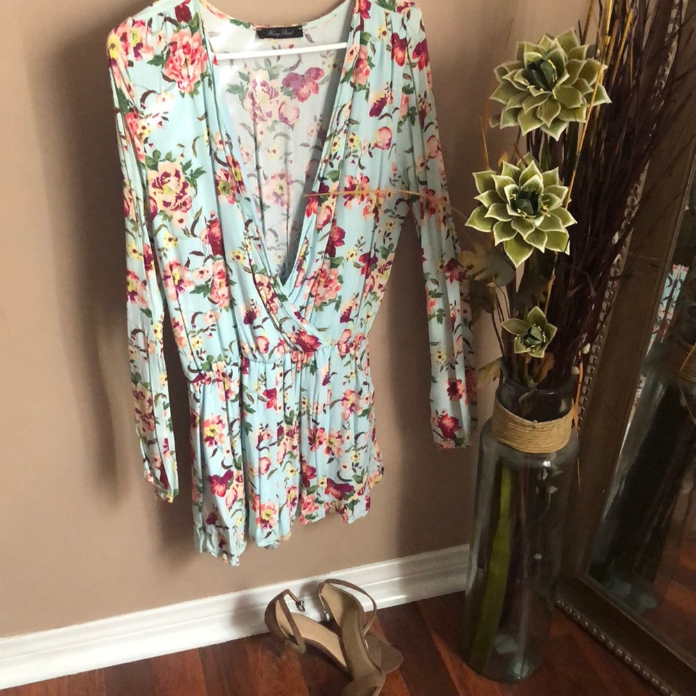 Romper - Picture 2 of 5